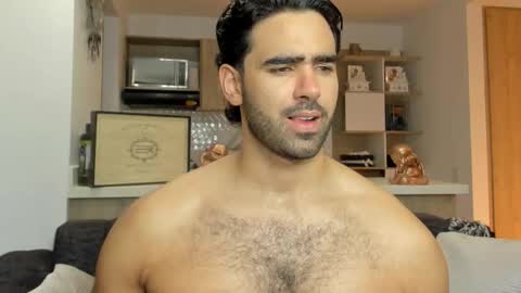 bradleymartin7 online show from September 24, 2:29 am