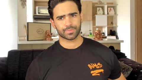 bradleymartin7 online show from February 15, 4:23 pm