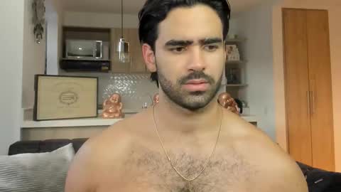 bradleymartin7 online show from September 9, 10:43 pm