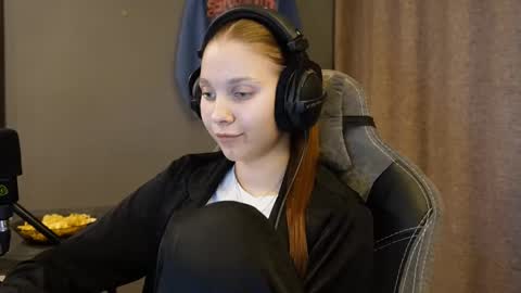 Alice online show from November 23, 2:37 pm