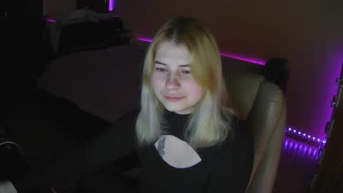 brandy_wow online show from March 10, 8:35 pm