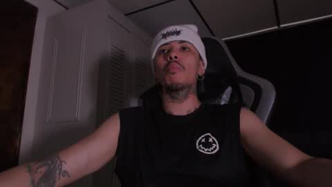 brasi_ online show from October 31, 6:08 pm