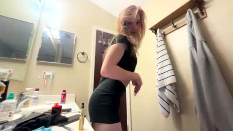 bray19509 online show from December 17, 7:20 pm