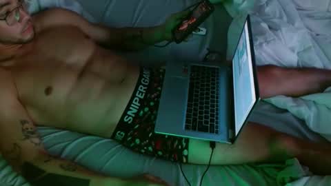 Breadcrumbsss online show from December 18, 12:50 am