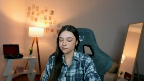 Rachel online show from April 18, 7:58 pm