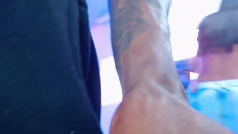 breazer__ online show from February 20, 8:55 pm