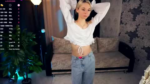 Mia Bunyard online show from February 18, 10:25 pm