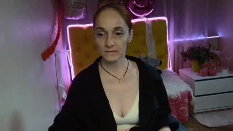 breeterner online show from March 4, 2:49 am