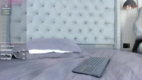 brennda_rios online show from June 1, 8:32 pm