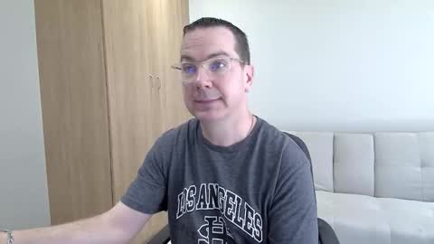 Snapshot of brettdj chatting on September 21, 11:25 am Brett online show from September 21, 11:25 am