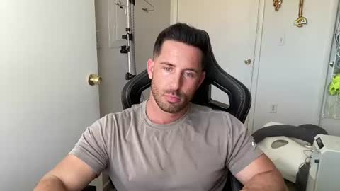Brett Mycles online show from July 31, 8:10 pm