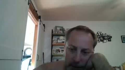 hey online show from October 15, 8:42 pm