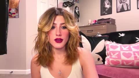 Brianna3 online show from December 5, 5:10 am