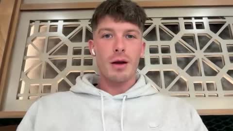 briahcscott online show from December 22, 7:31 pm