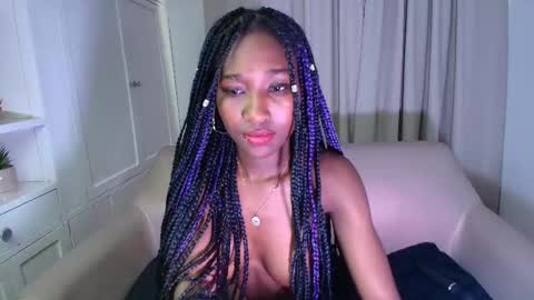 brianna_styles online show from February 17, 7:13 pm
