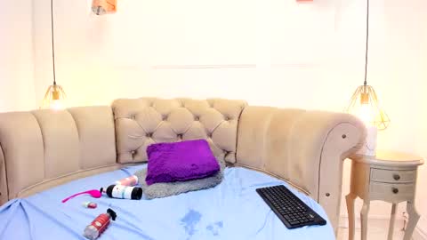 Brianna  online show from February 25, 5:19 pm