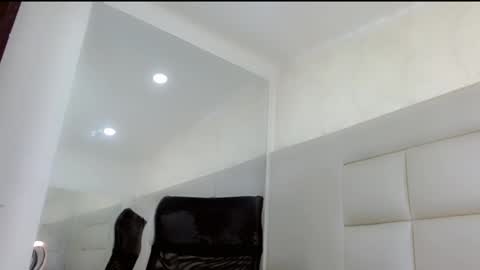 EllieMiranda online show from December 7, 3:25 pm