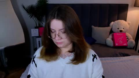 briarwynn online show from April 2, 12:18 am