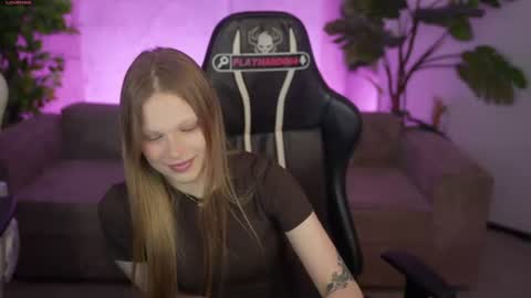 Diamonds Girls online show from June 12, 7:40 am