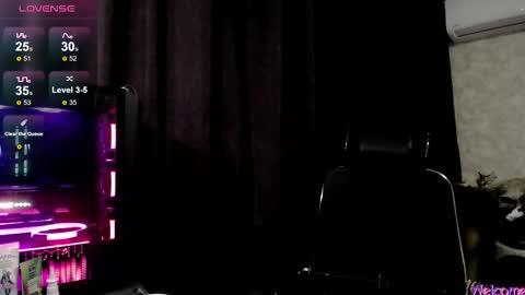 Snapshot of brightssmiles chatting on October 21, 6:40 am Aisha online show from October 21, 6:40 am