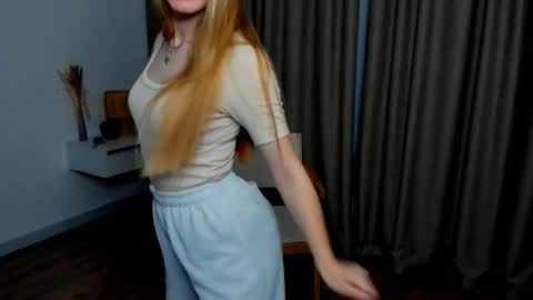 Bella online show from December 18, 6:47 pm