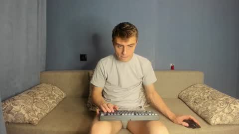 Snapshot of bristlebback chatting on October 18, 6:56 pm bristlebback online show from October 18, 6:56 pm