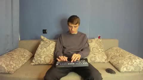 bristlebback online show from November 24, 4:16 pm