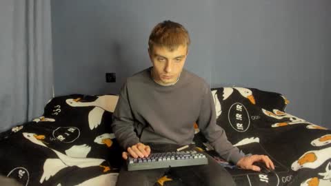Snapshot of bristlebback chatting on October 16, 6:40 pm bristlebback online show from October 16, 6:40 pm