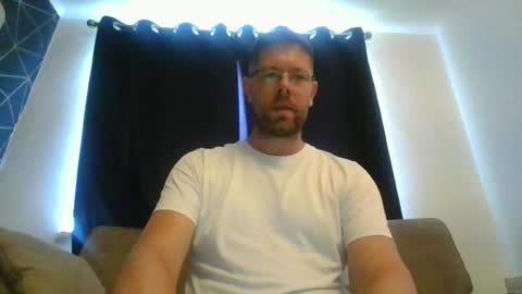 britguy6985 online show from June 25, 10:09 am