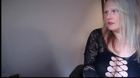 British Bella online show from March 31, 12:38 pm