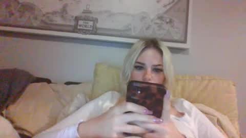 britneycherry08 online show from June 27, 7:36 am
