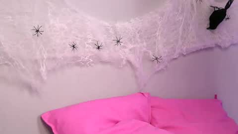 britneyhudson online show from October 31, 5:19 am