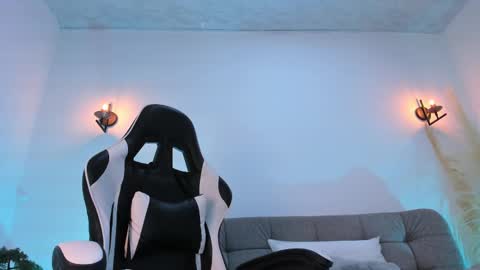   online show from February 26, 2:16 pm