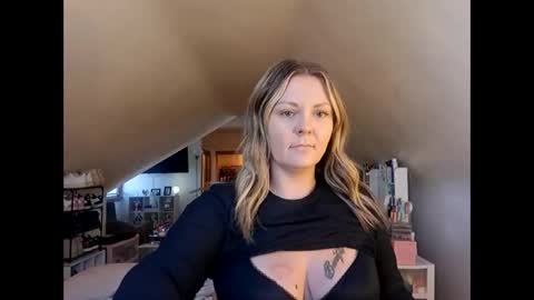 brittanybby23 online show from November 23, 7:01 pm
