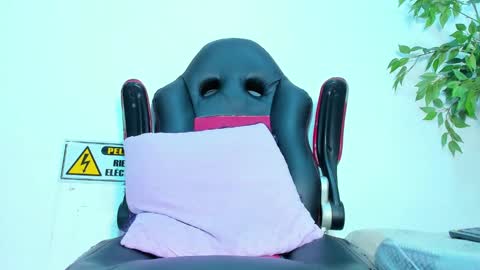 BRIYIT     online show from February 18, 6:26 am