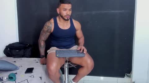 Snapshot of brock_hurn chatting on September 29, 8:52 pm brock_hurn online show from September 29, 8:52 pm