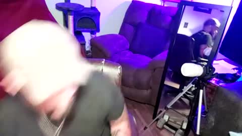 brownboyt online show from June 19, 2:17 am