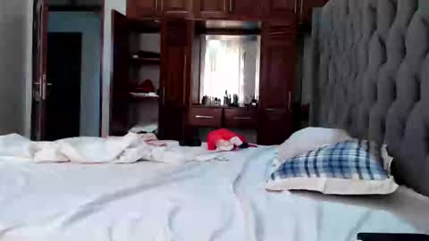 bella online show from April 4, 7:37 am