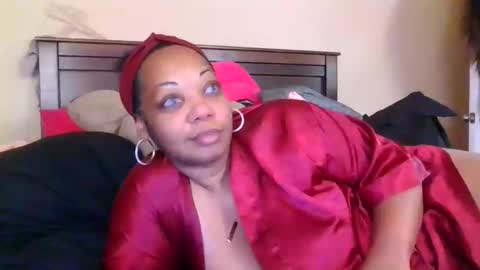 brownroundrenee online show from June 12, 10:36 am