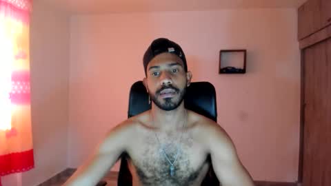 bruce_1111 online show from June 5, 6:13 pm