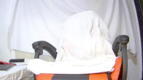 Bruce online show from December 4, 2:11 am