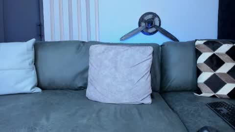 bruce roldan online show from September 22, 7:40 pm