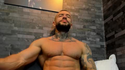 Snapshot of brucedallas chatting on September 19, 1:43 am brucedallas online show from September 19, 1:43 am