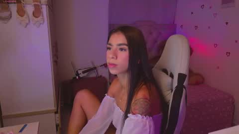 SARAH  online show from April 14, 2:15 am