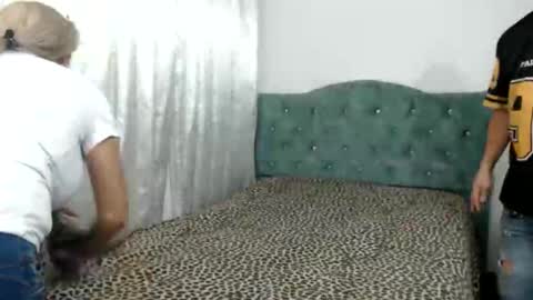bryonysexytwo online show from June 1, 4:25 am