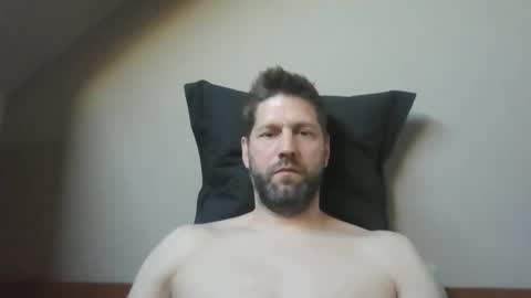 bubblebee1982 online show from April 23, 3:46 pm