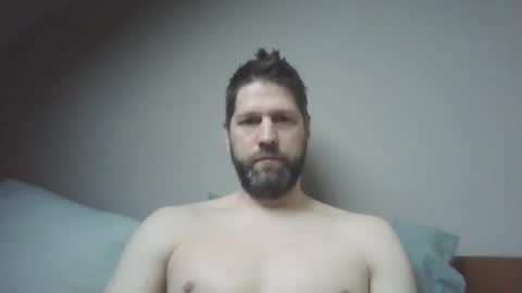 bubblebee1982 online show from March 10, 6:29 am