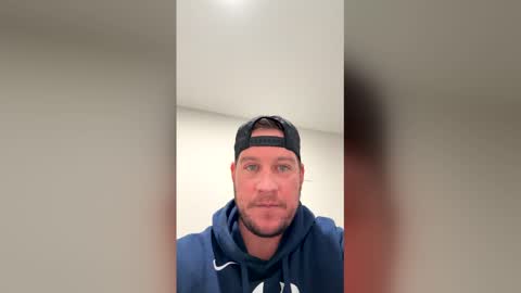 buffguy2977 online show from March 2, 7:09 pm