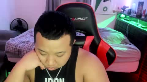 buffsexyman24 online show from March 10, 10:45 pm