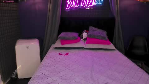 Bunny and The Rock online show from September 18, 12:09 pm